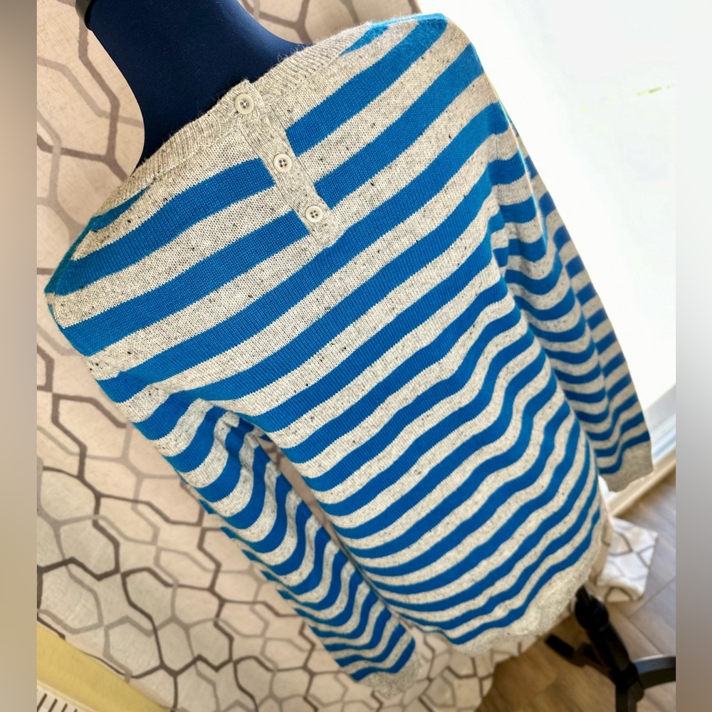 EUC Talbots Petite Grey & Blue Striped Sheep Intarsia Crew Neckline Sweater - Picture 10 of 13
